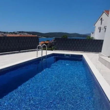 Betty's Luxus - 2 Pools Apartment *