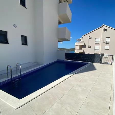 Betty's Luxus - 2 Pools * Trogir