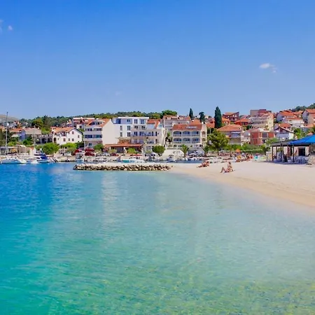 Betty's Luxus - 2 Pools Apartment Trogir