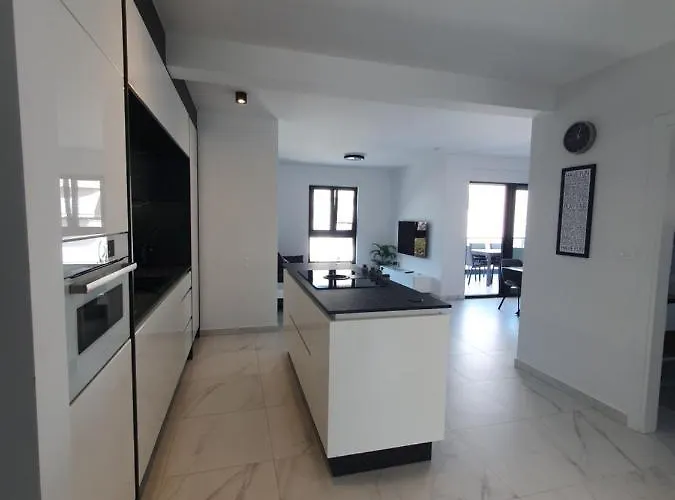 Betty's Luxus - 2 Pools Apartman *