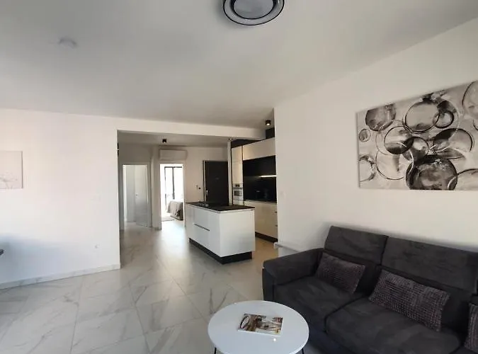 Betty's Luxus - 2 Pools Apartman