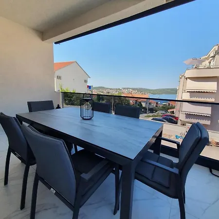 Betty's Luxus - 2 Pools * Trogir