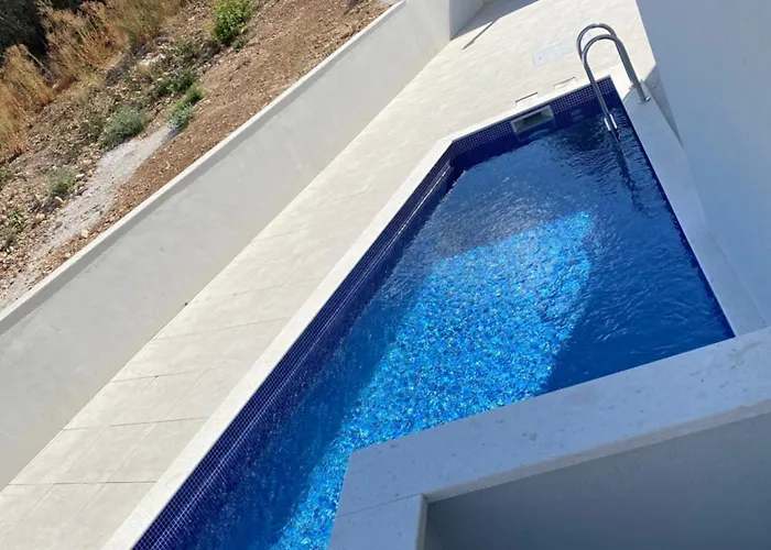 Betty's Luxus - 2 Pools 아파트 *